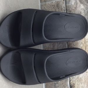 Oofos slide sandals